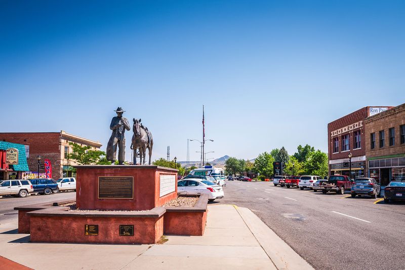 Buffalo, Quiet streets, loud history