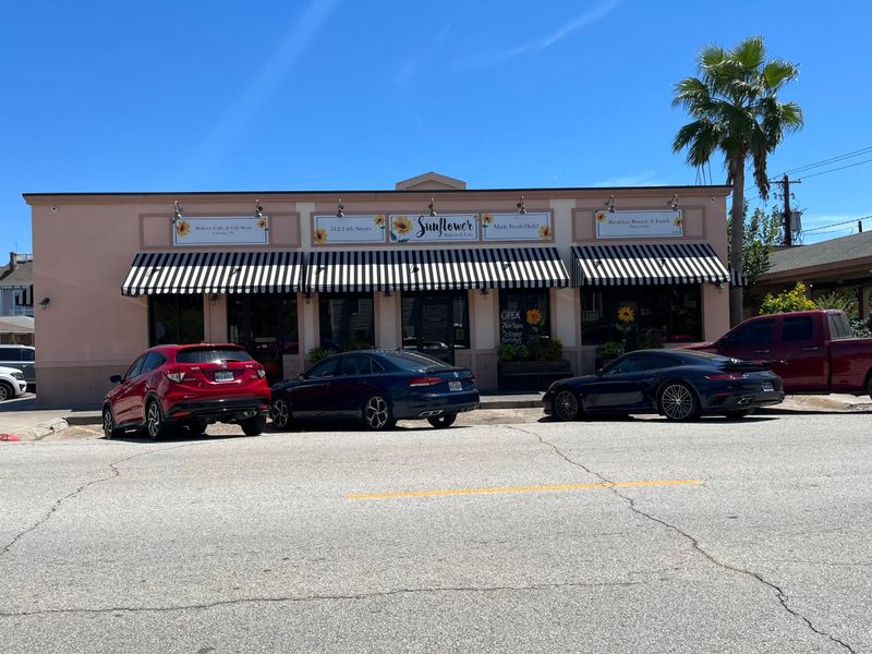 Sunflour Bakery – Orlando’s Organic Vegan Sweet Spot