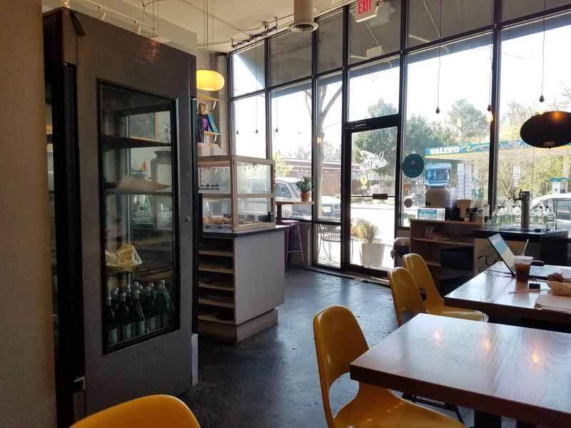 Dulce Vegan Bakery & Cafe