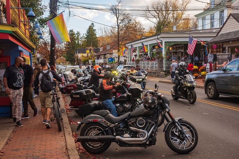 New Hope: Artsy Charm Meets Weekend Traffic
