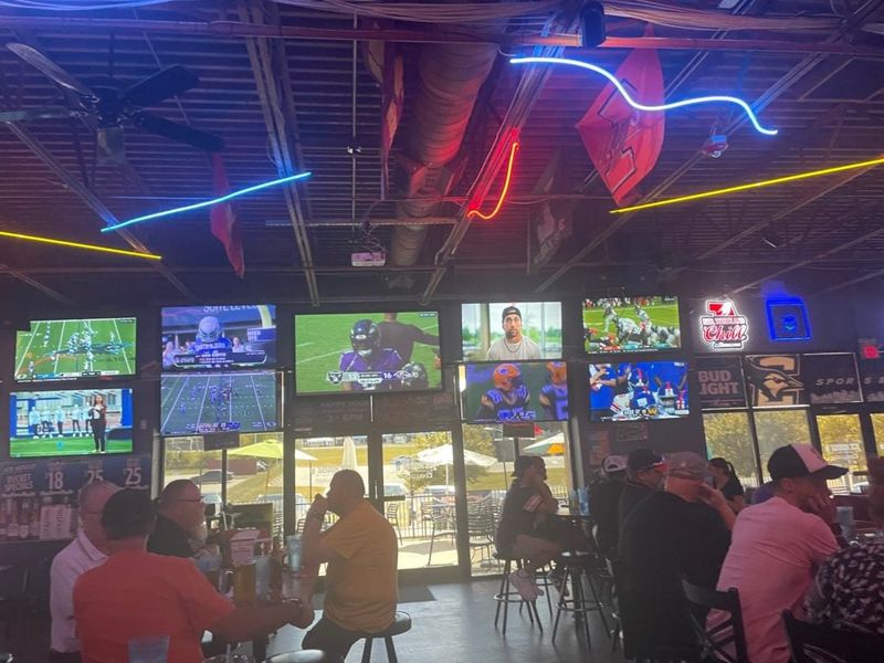 IceHouse Sports Bar
