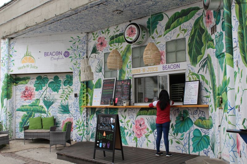 Beacon Doughnuts, Lincoln Park, Chicago