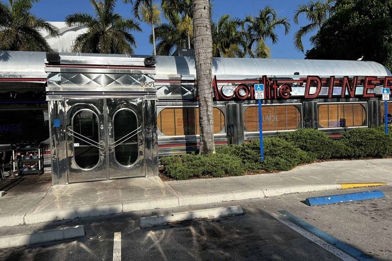 Moonlite Diner – Fort Lauderdale