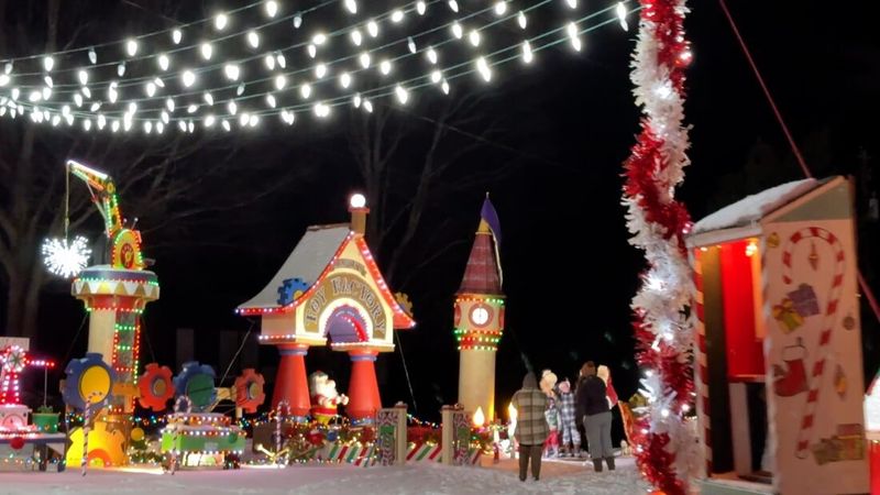 Duboistown (Candy Cane Lane)