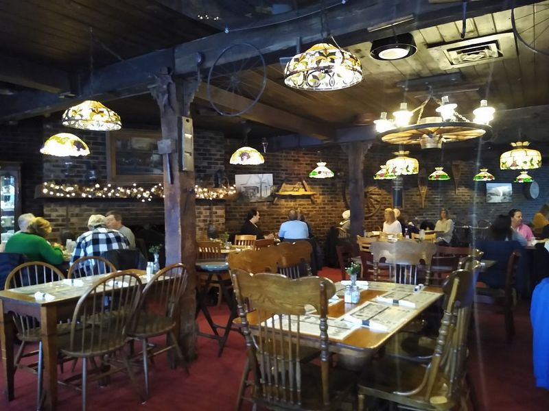 The Village Tavern of Long Grove – Long Grove