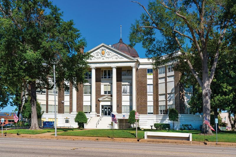 Athens: Small-Town Culture in East Texas