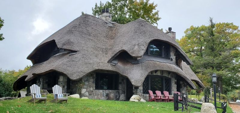 Charlevoix: Mushroom Houses and Masses of Visitors