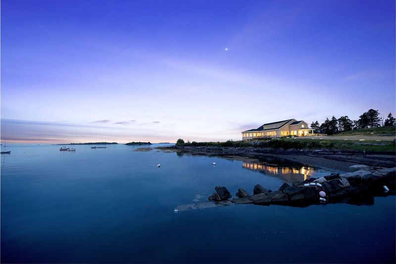 Dolphin Marina & Restaurant (Harpswell)