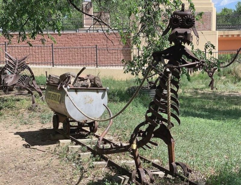 Swetsville Zoo: Metal Menagerie
