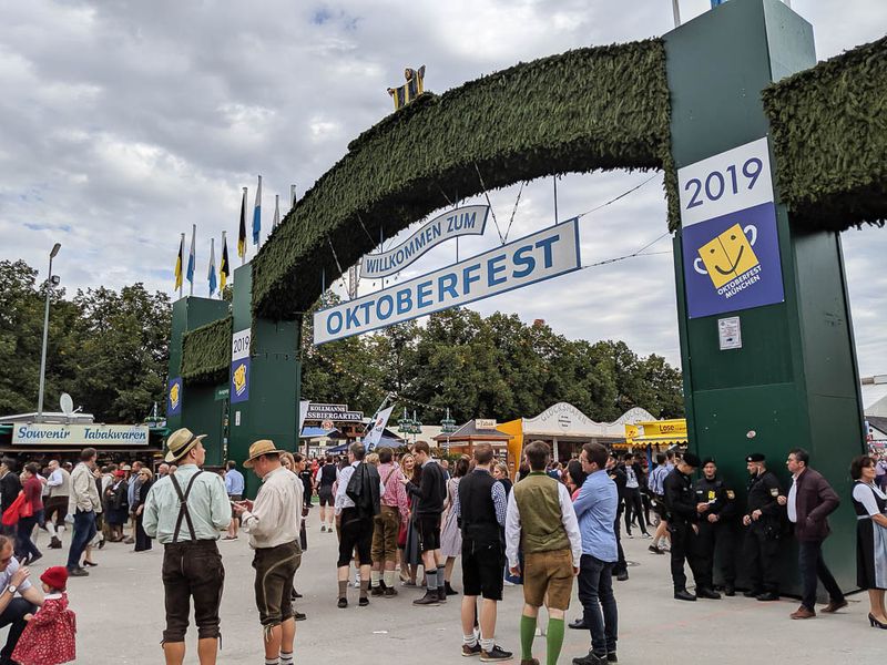 Oktoberfest: Queue First, Cheer Later