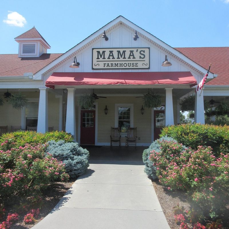 Mama's Farmhouse (Pigeon Forge)
