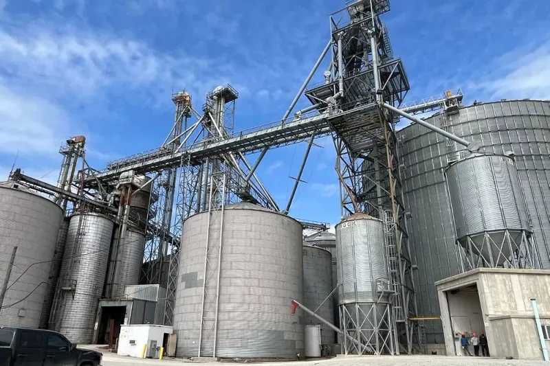 Grain Elevators Are Landmarks