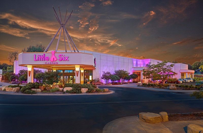 Little Six Restaurant: Prior Lake