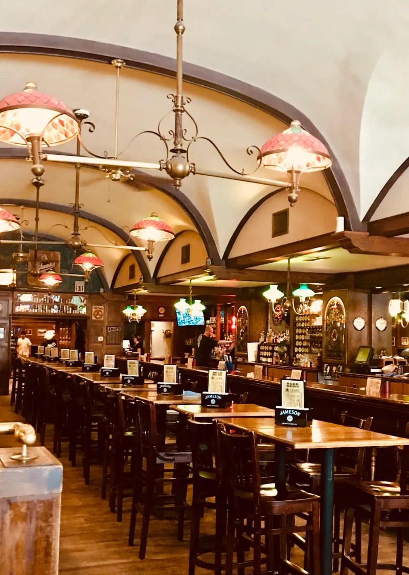 Gluek's Restaurant & Bar