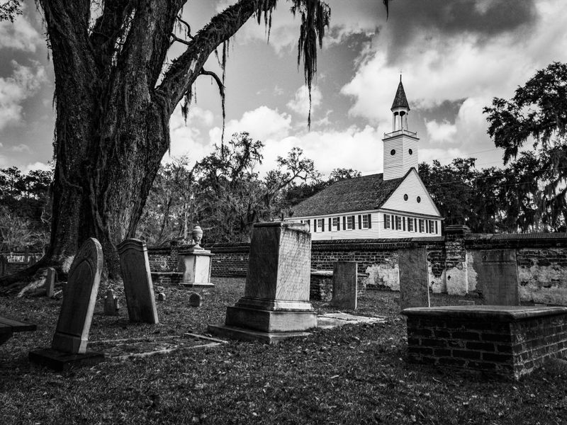 Sunbury Cemetery, Midway