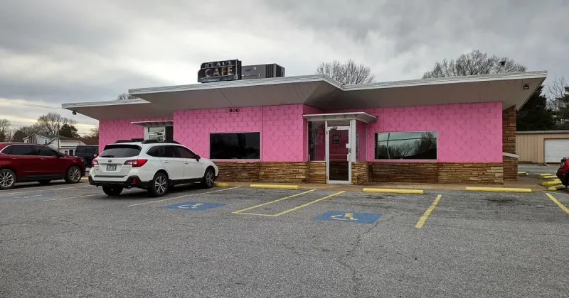 Neal’s Café