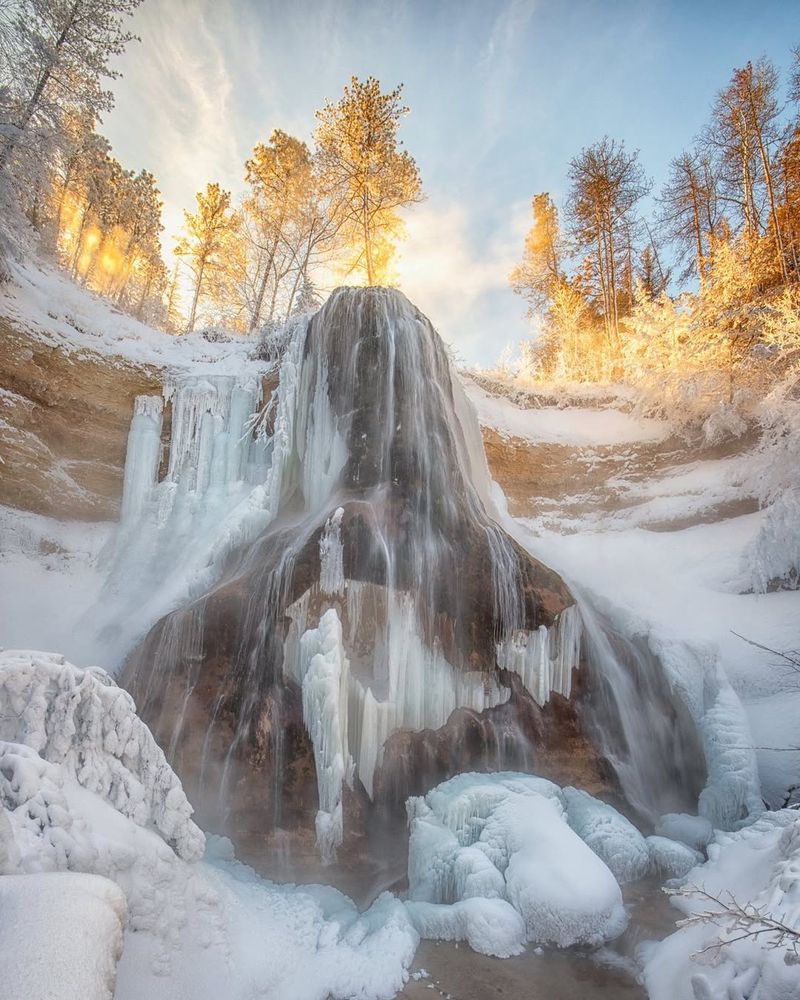 Scenic Routes That Suddenly Shine With Winter Beauty
