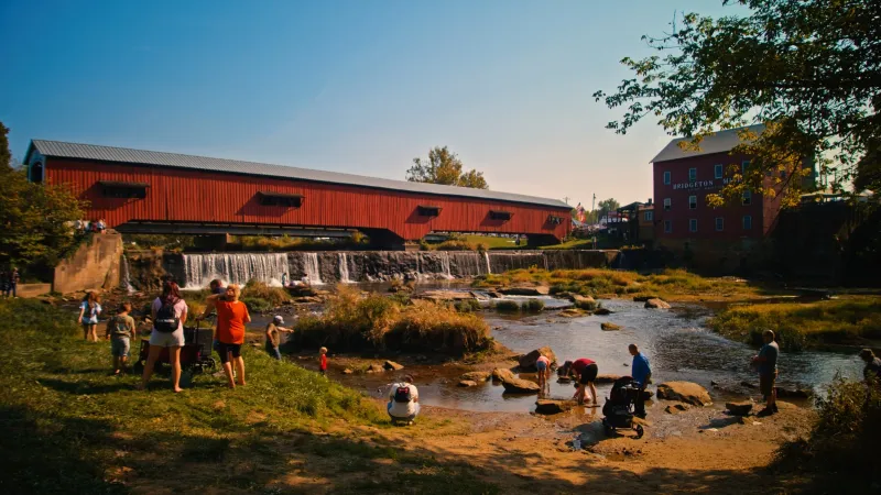 Overcrowded Photo Spots: Bridgeton and Mansfield