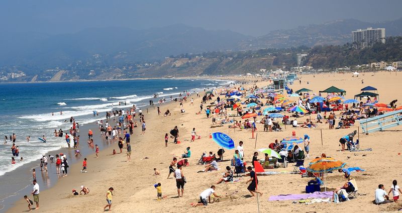 Crowds stretch for miles