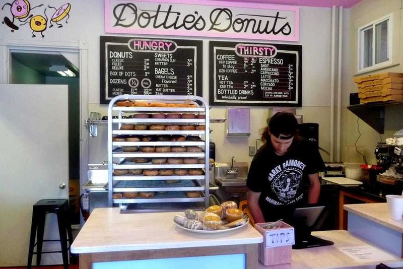 Dottie’s Donuts (Philadelphia)