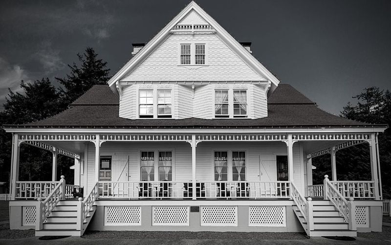 The Smell of Roses Appears Without Source