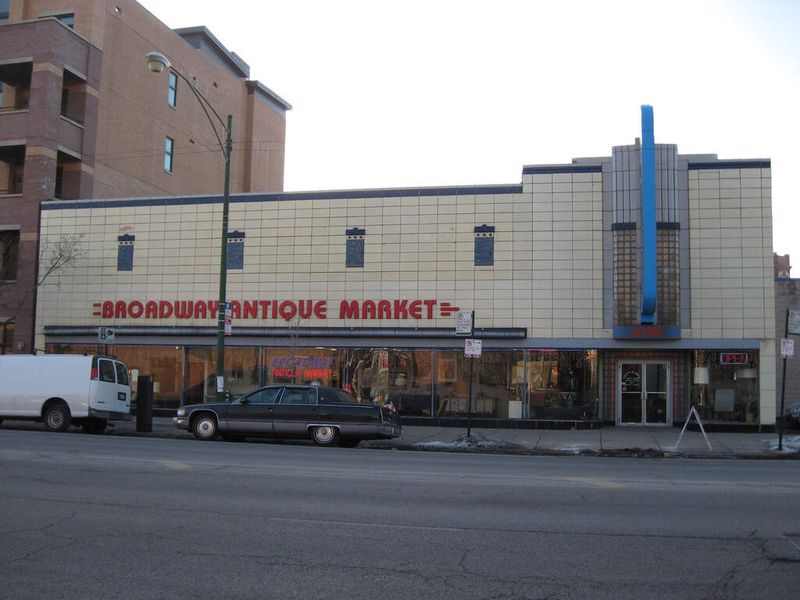Broadway Antique Market