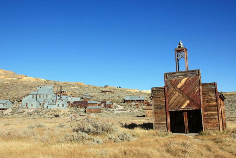 Echoes of a Boomtown