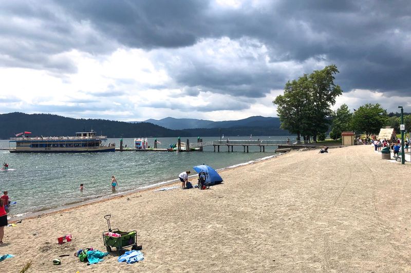 Crowds at Lake Coeur d’Alene