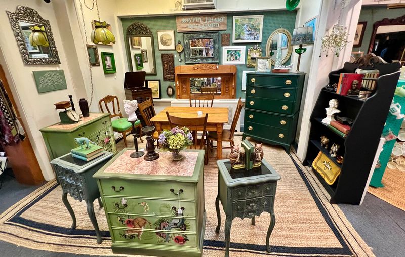 Focus on Upcycling and Vintage Design