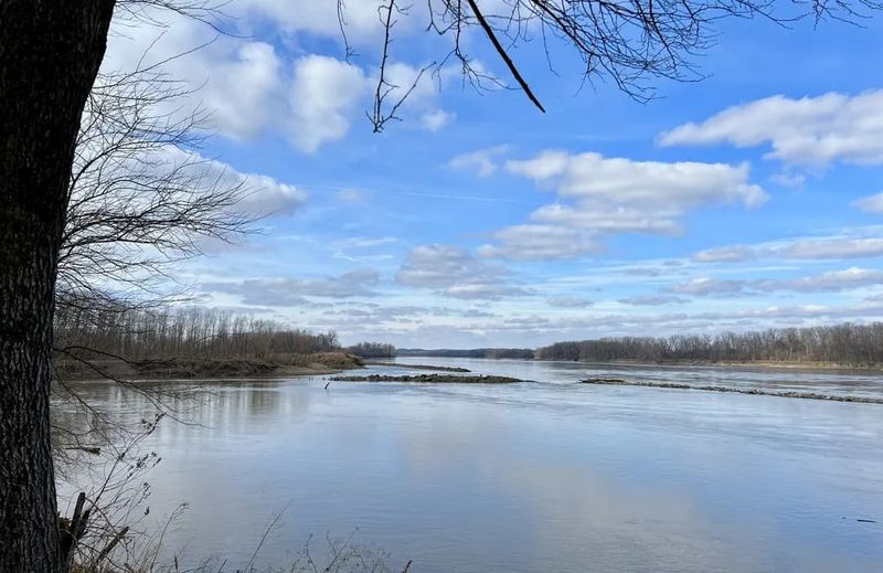 Riverside Walks & Scenic Overlooks