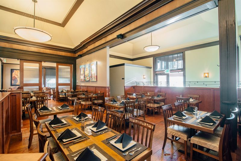 A dining room that feels far from the city