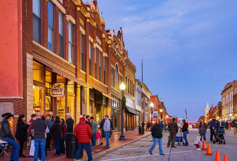 Travel Tips for Meaningful Small-Town Exploration