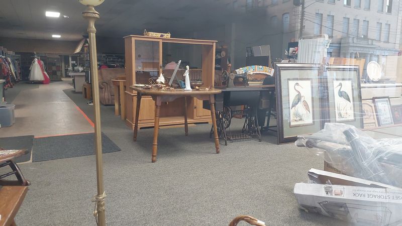 Penny Pincher Thrift Store, Savvy Consignment