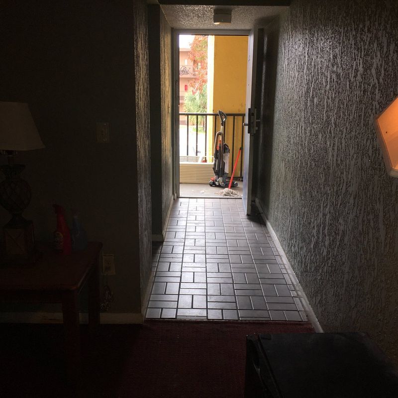 Travel Context: When and How to Look