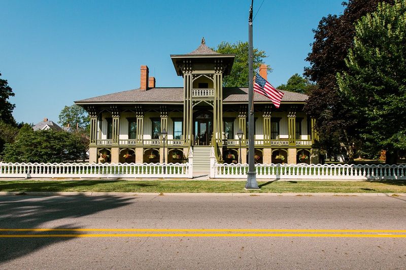 Marshall's Michigan Avenue - A National Historic Landmark District