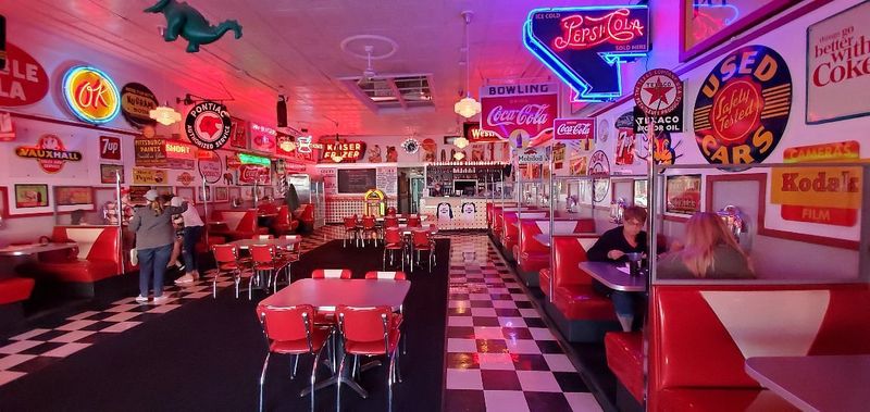 Mom-and-Pop Restaurants Losing to Chain Popularity