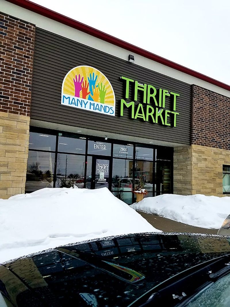 Many Hands Thrift Market (Grimes)