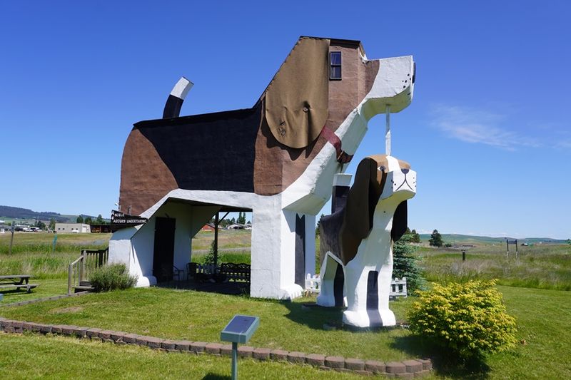 A Stop That Defines American Road Travel