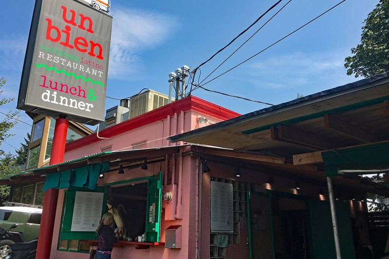 Un Bien (Seattle)