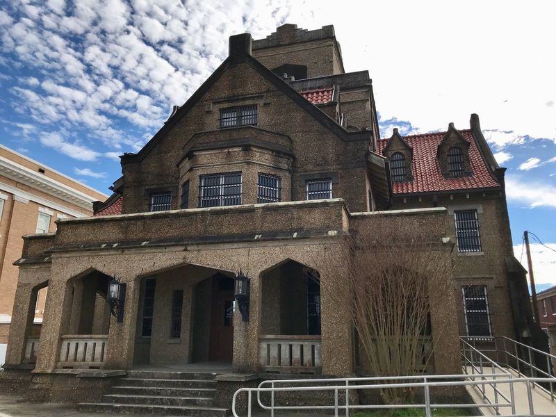 DeRidder: The Haunted Hanging Jail