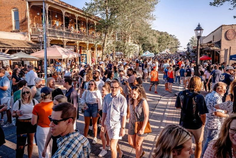 Roswell & Atlanta Neighborhoods – Suburban Spillover