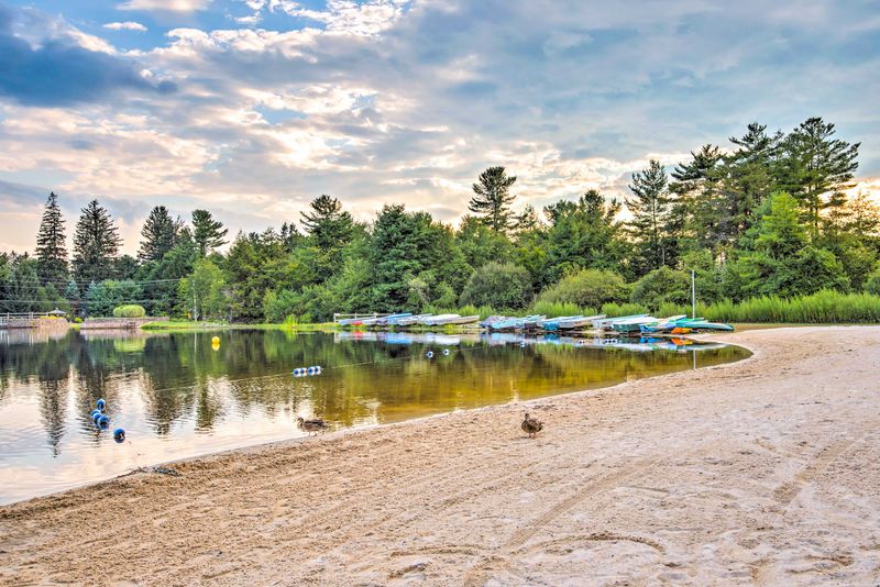 Pocono Pines: Resorts Over Community