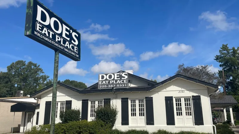 Doe's Eat Place