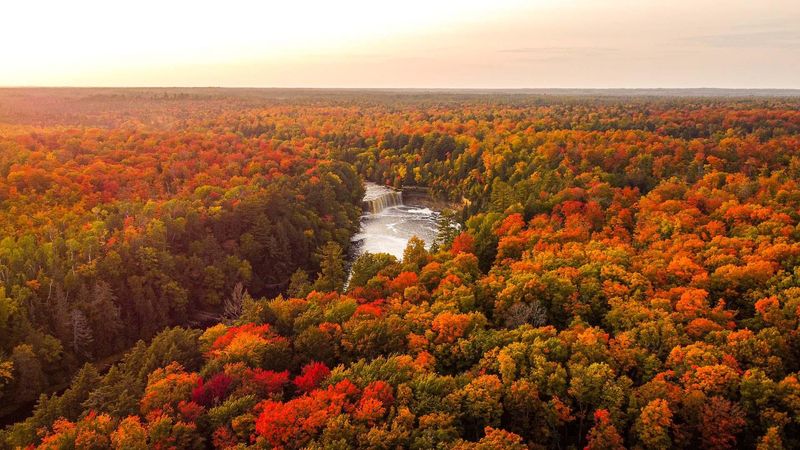Fall Colors Peak Early and Briefly