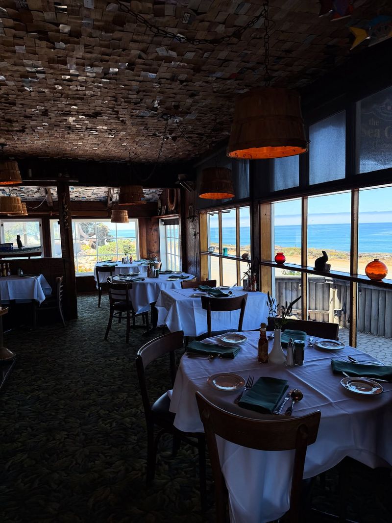 Sea Chest Oyster Bar, Cambria