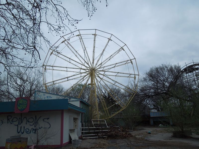 Rides That Still Move in the Wind