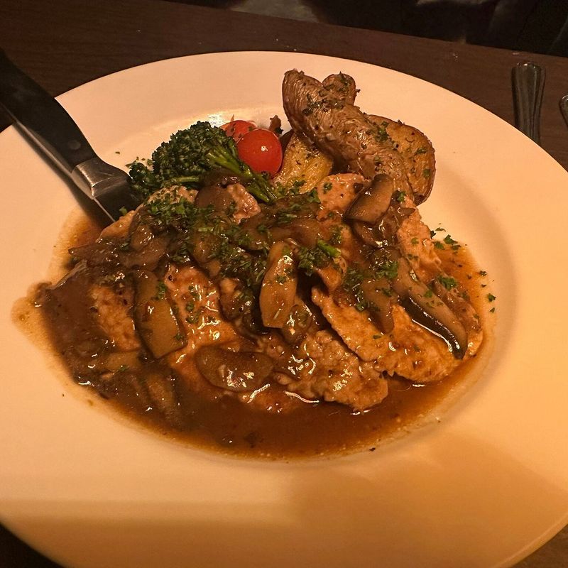 Planning Your Visit: Dining Hours & Reservations
