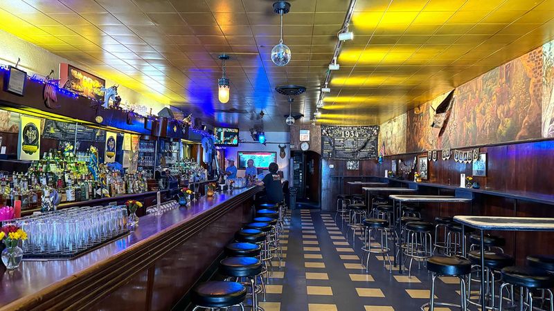 Simon’s Tavern, Andersonville