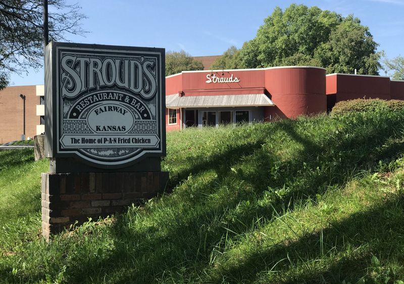 Locals and Travelers at the Same Table