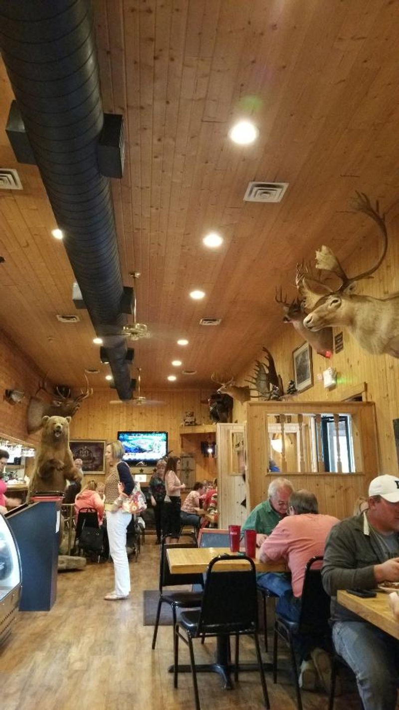 The Bear's Den Steakhouse (Cambridge)